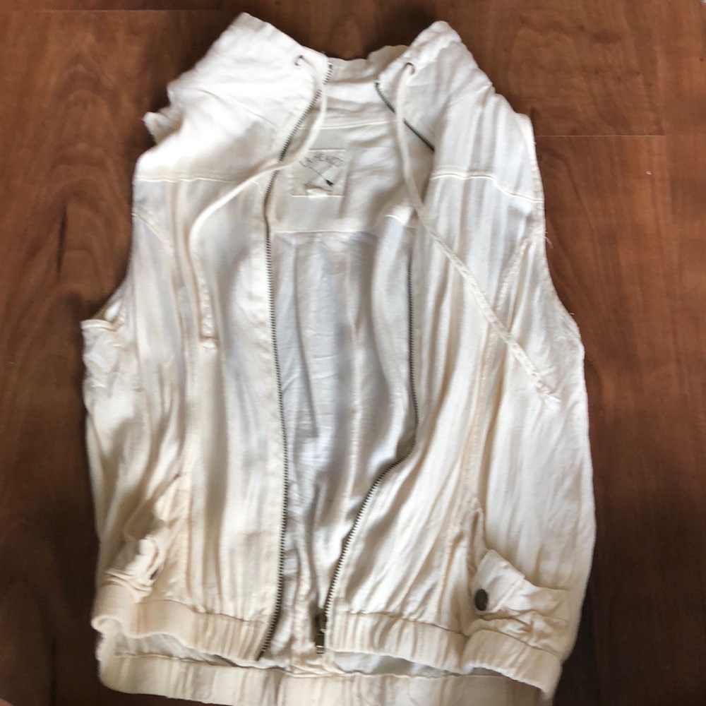LA Hearts cream vest
